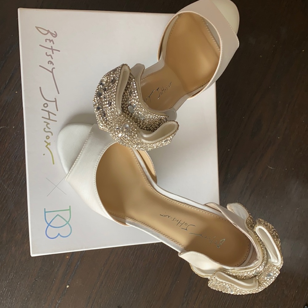 Betsey Johnson white heels with crystal bow back